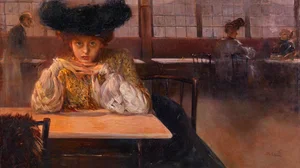 Joven mujer en un café
