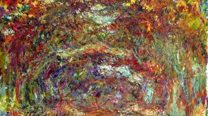 The rose-way in Giverny